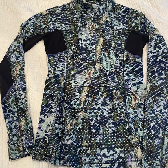 LULULEMON RUNBEAM HOODIE - Picture 3 of 6